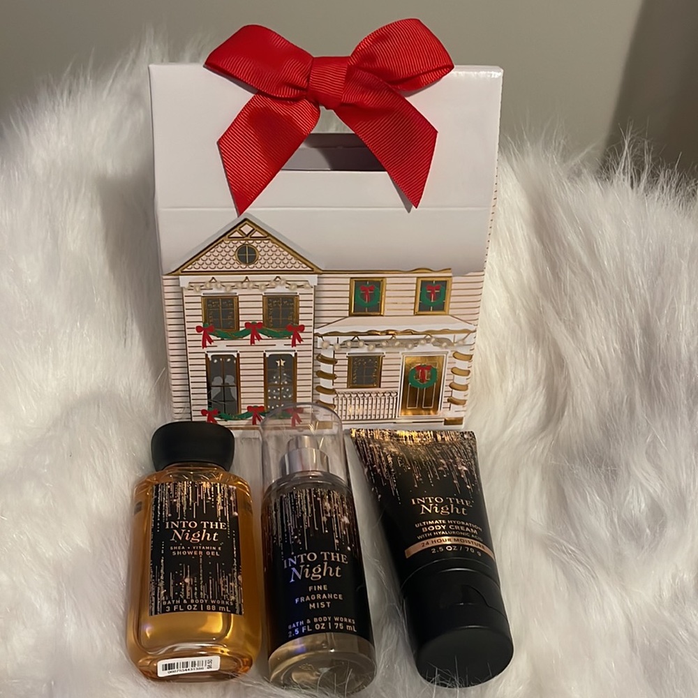 Bath & Body Works Into The Night Christmas Gift Set Shower Gel Mist Body Cream